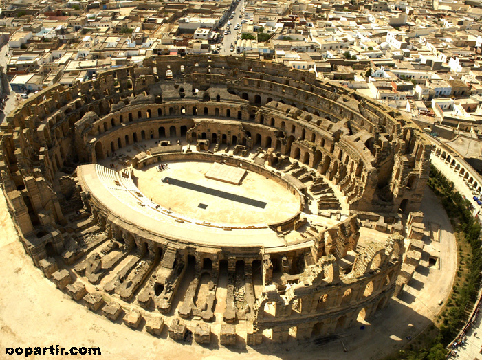 El Jem vue d'hélicoptère © ONT Tunisien