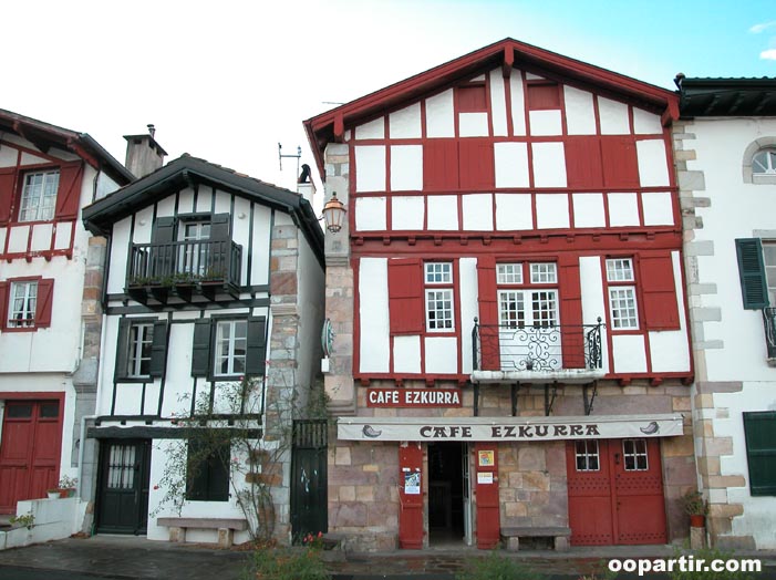 Ainhoa, pays Basque � oopartir.com