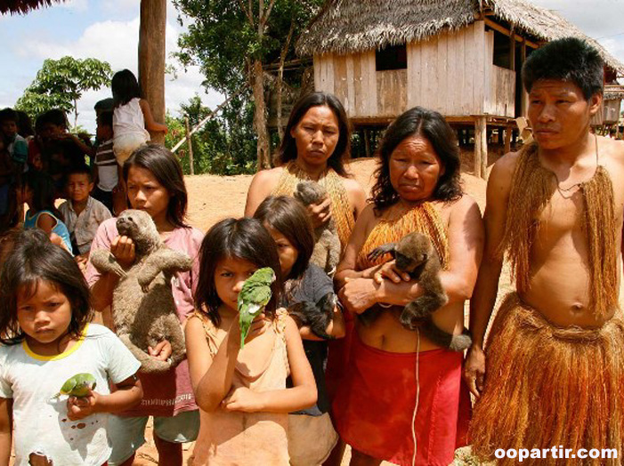 Famille en Amazonie © Proexport
