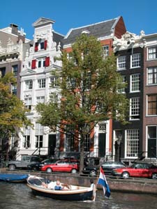 Quartier des mus�es (au premier plan le Van <br>Gogh Museum et au fond le Rijksmuseum)