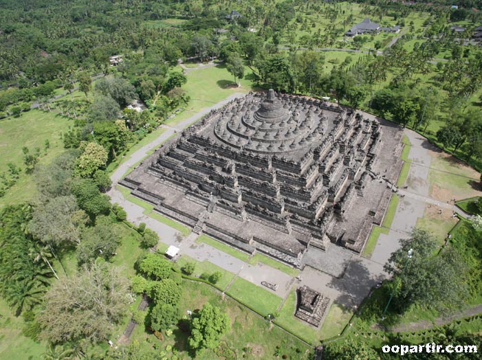 Borobudur, Java © Indonesia.Travel