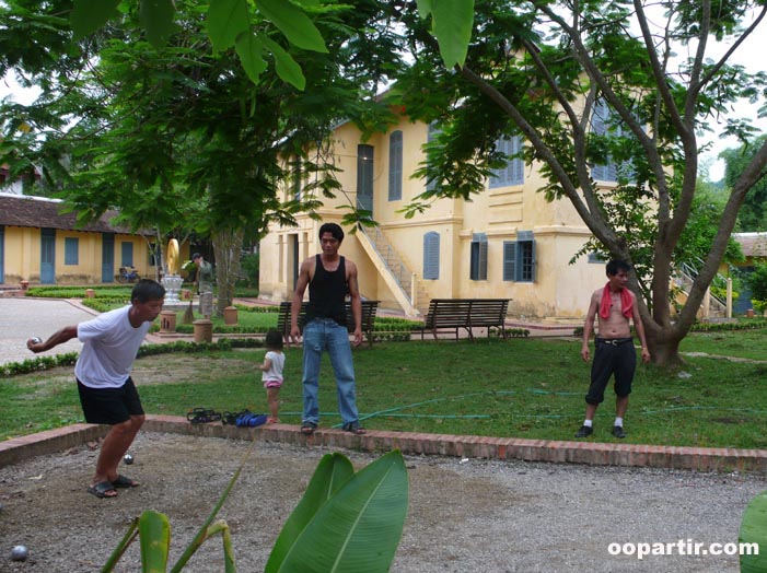 Partie de boulle (Luang Prabang) © VDM