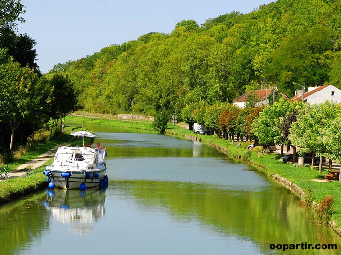 Canal de Bourgogne © Alain Doire, Bourgogne Tourisme