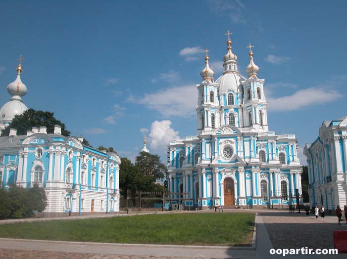 ensemble Smolny, St-Pétersbourg © oopartir.com