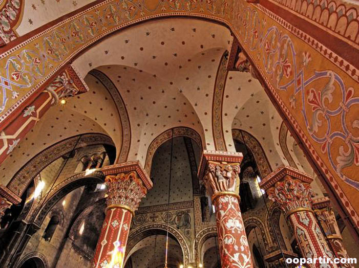 Eglise Issoire, Puy de Dôme © Joel Damasse