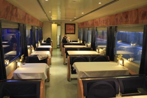 Wagon restaurant du train Elipsos