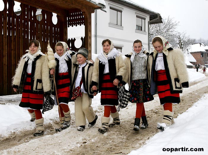 enfants à Budesti, Maramures © OT Roumanie
