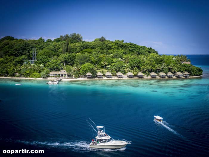 Iririki Island - port Vila © David Kirkland