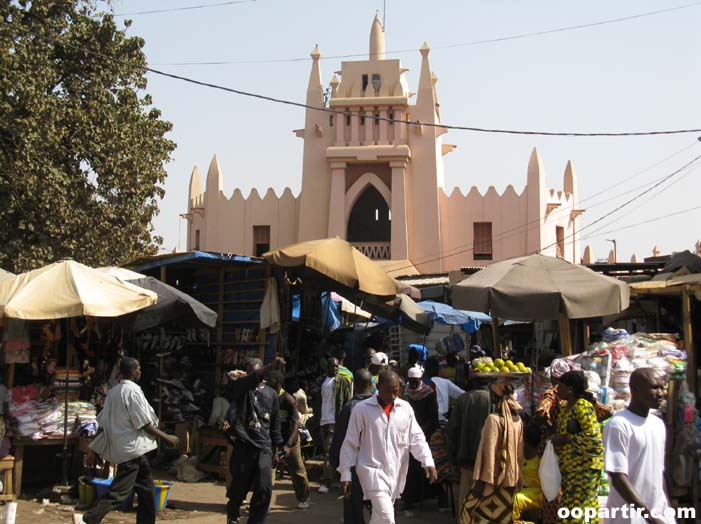 Marché rose, Bamako © Virginie Tremsal