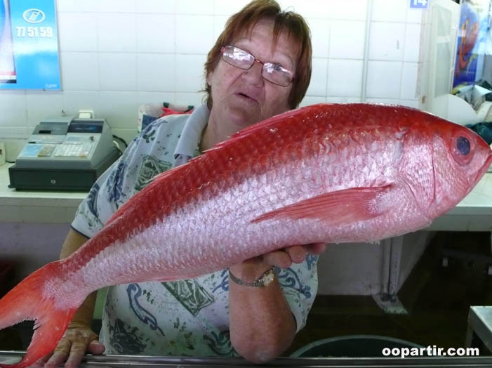 Sur le marché de Nouméa © oopartir.com