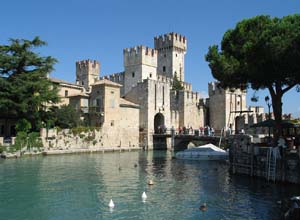 Ch�teau des Scalieri, village de Sirmione <br> (lac de Garde)