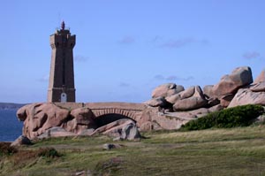 Plage de Ploumanach, phare et <br>sentiers douaniers
