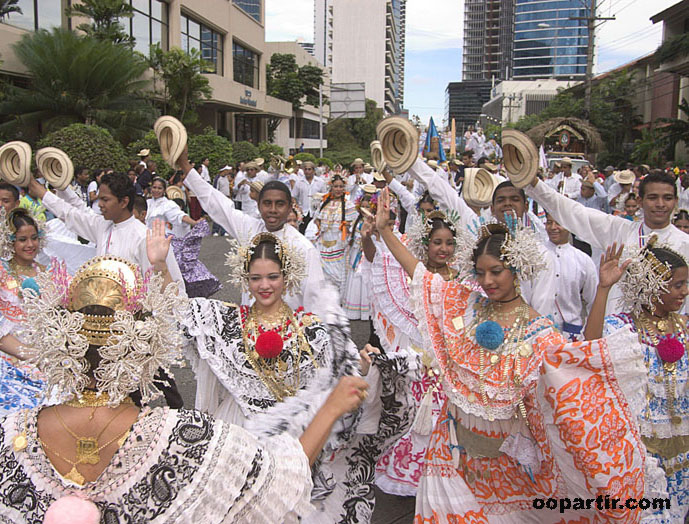 Polleras panameñas © Visitpanama