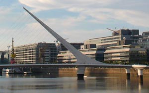 Le Puente de la Mujer, dans le quartier <br>de Puerto Madero