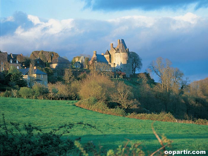 Sainte-Suzanne, Mayenne © D . Morton - CRT