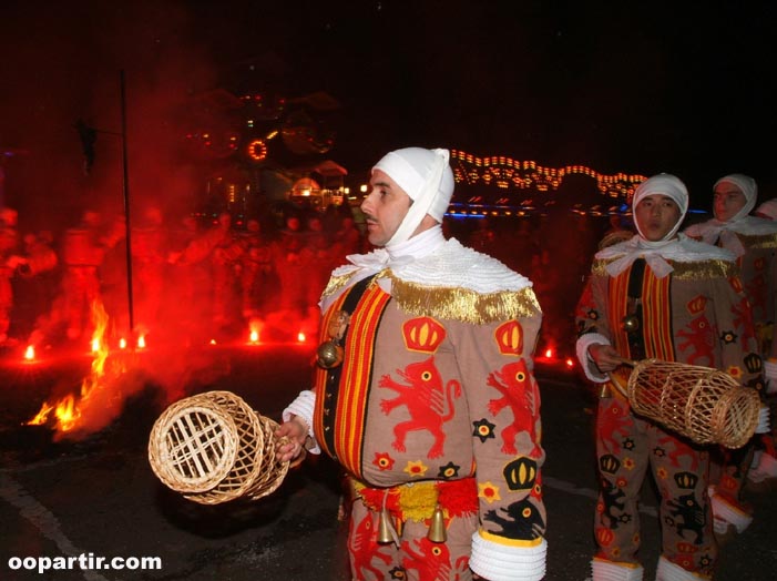 Des Gilles au carnaval, Villers-la-ville © OPT JL Flemal