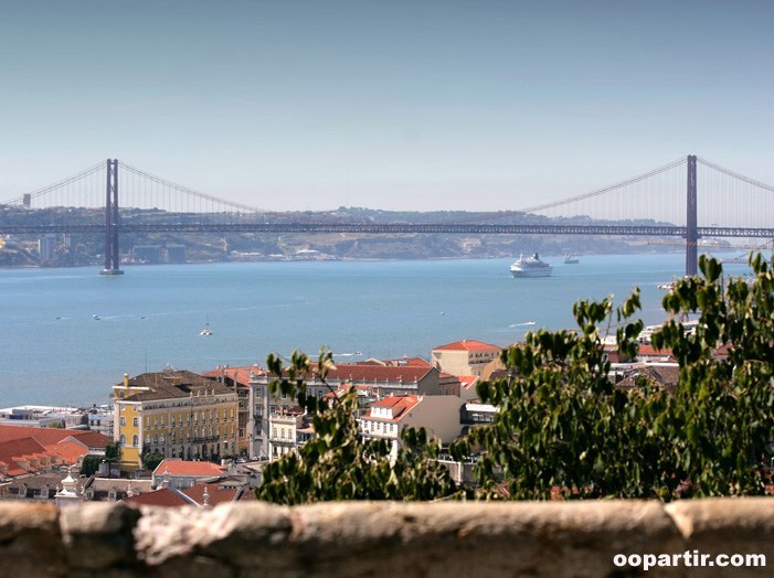 Lisbonne, le Tage depuis le castelo São Jorge  © OCTP