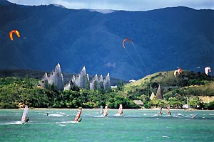 Windsurf devant le centre Djibaou